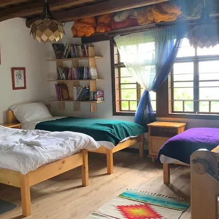 средище веди макрина * גברובו